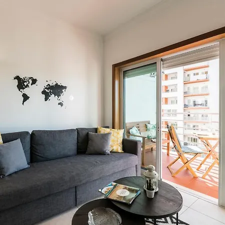 Algarve Vibes Apartment, Wifi, Pool, Ac, Bbq شقة