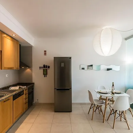 דירה Algarve Vibes Apartment, Wifi, Pool, Ac, Bbq פורטימאו