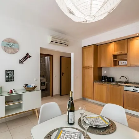 דירה Algarve Vibes Apartment, Wifi, Pool, Ac, Bbq פורטימאו