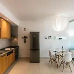 דירה Algarve Vibes Apartment, Wifi, Pool, Ac, Bbq פורטימאו